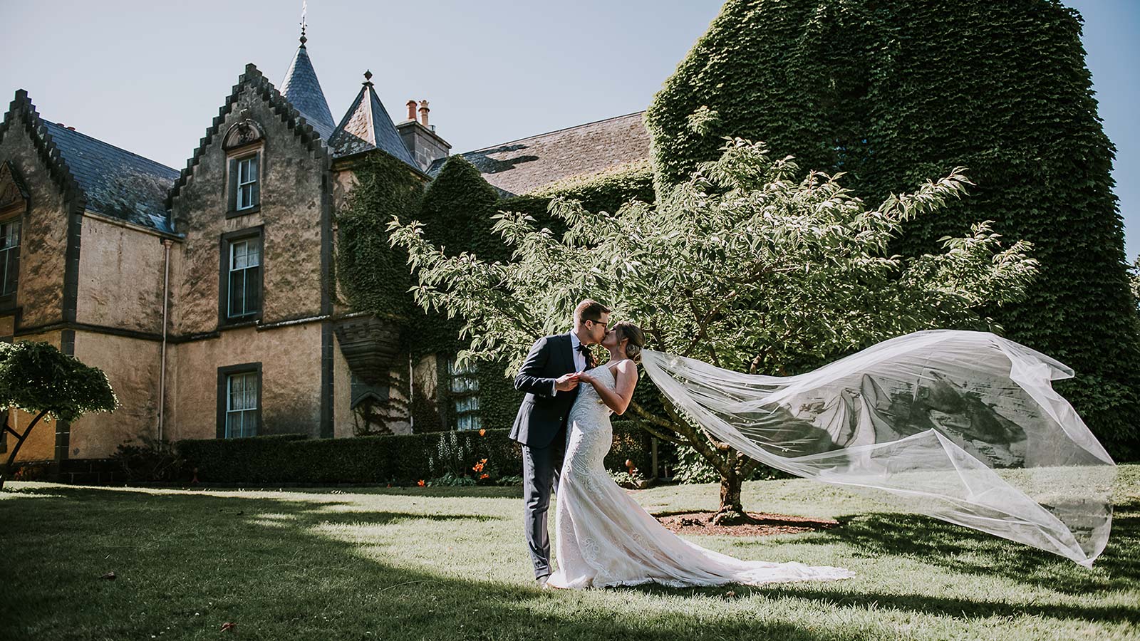 overnewton-castle-venues-ideal-bride-wedding-directory